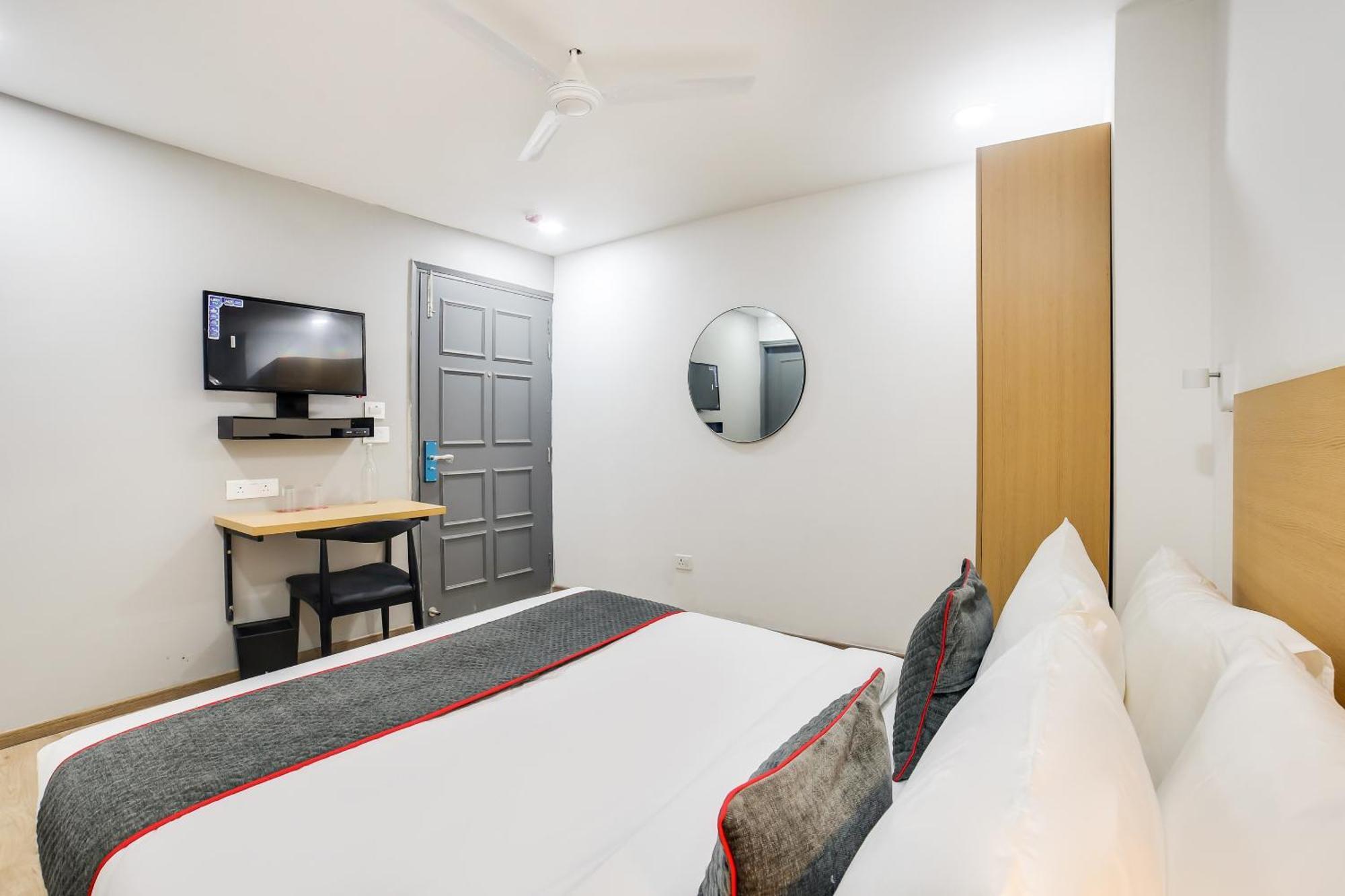 Collection O Ajanta Hotel Ню Делхи Екстериор снимка
