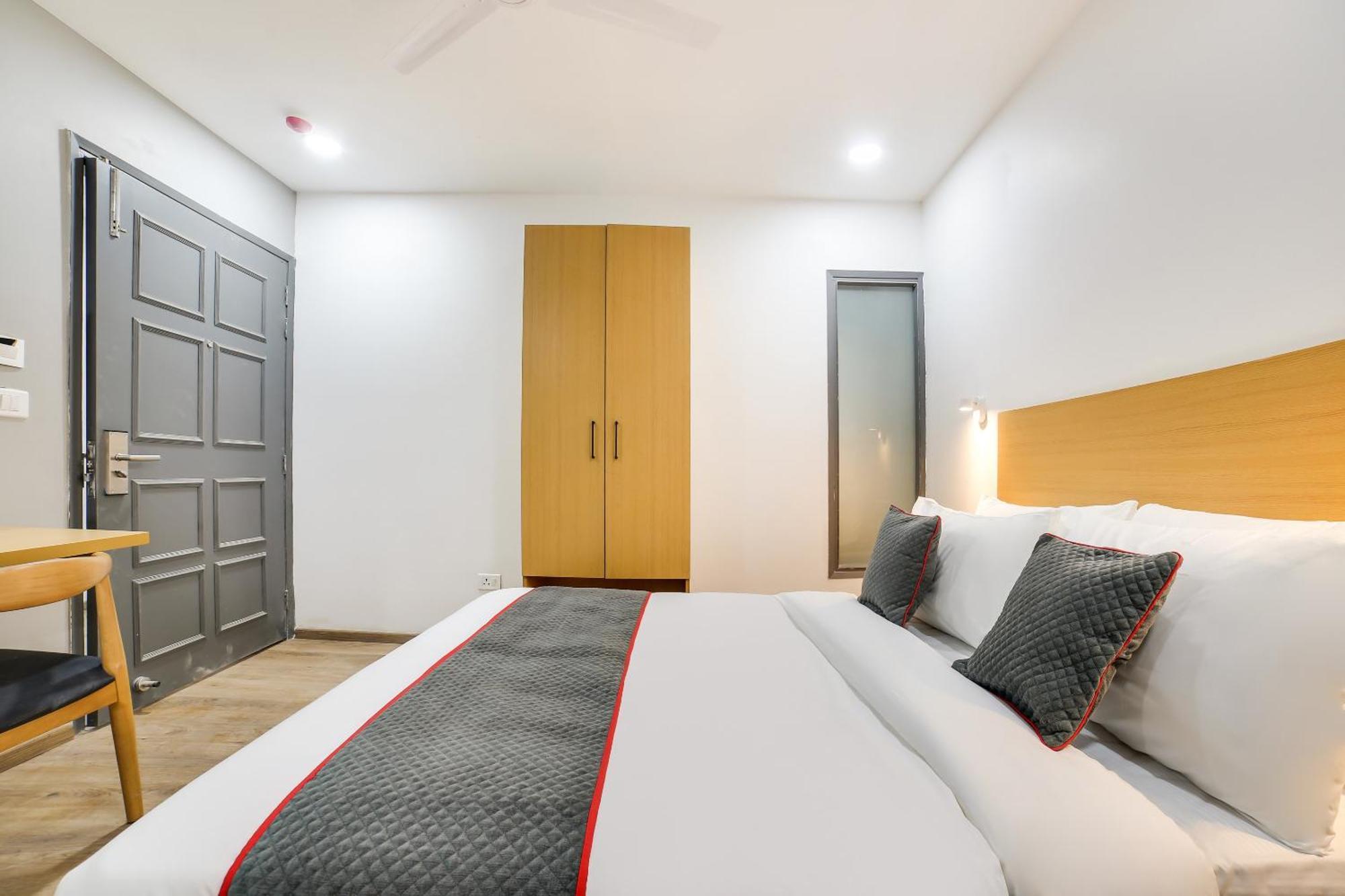 Collection O Ajanta Hotel Ню Делхи Екстериор снимка