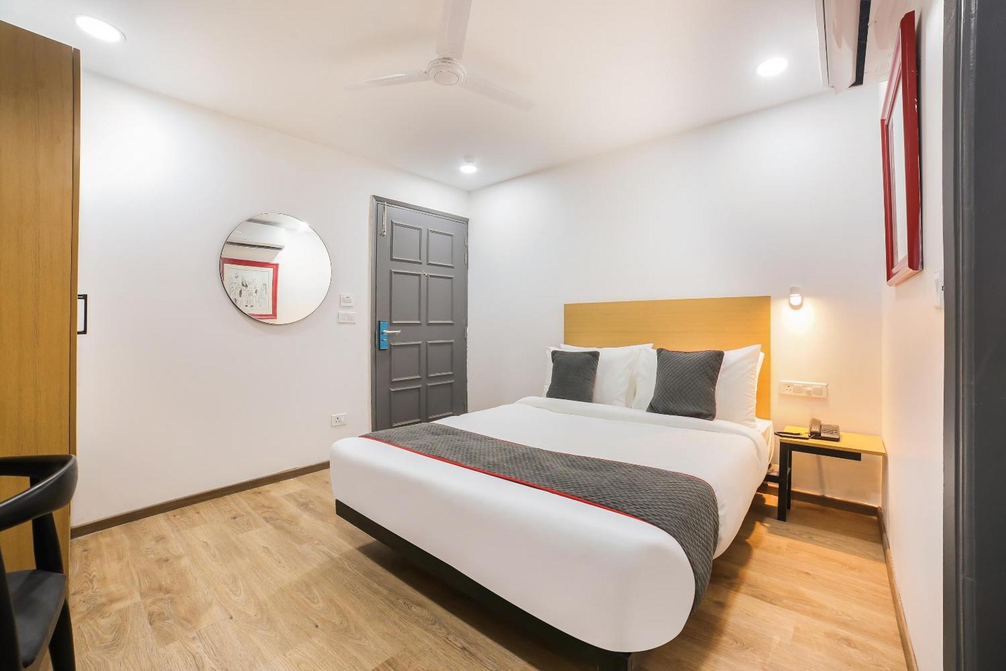 Collection O Ajanta Hotel Ню Делхи Екстериор снимка